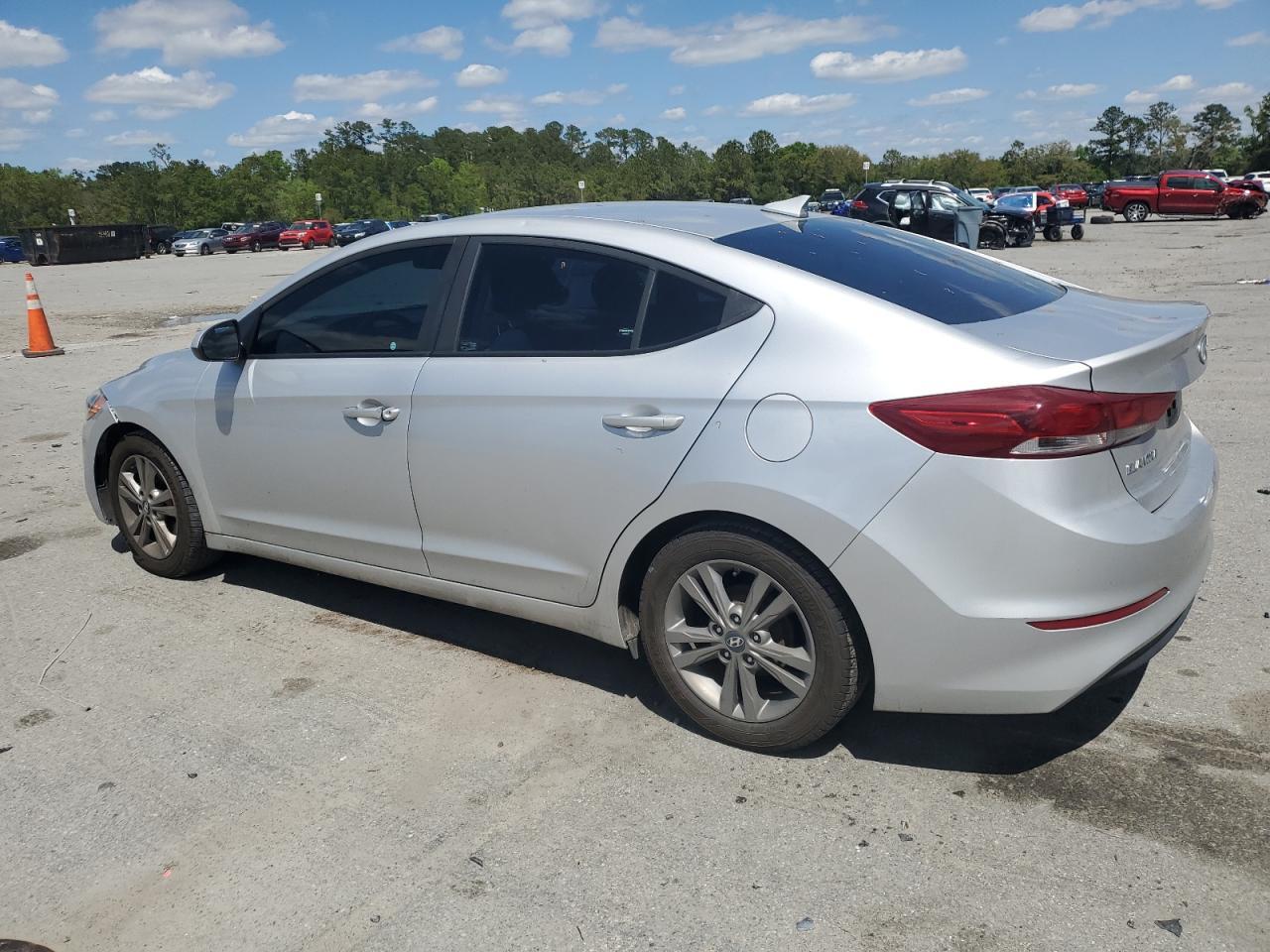 2017 HYUNDAI ELANTRA SE - Image 2