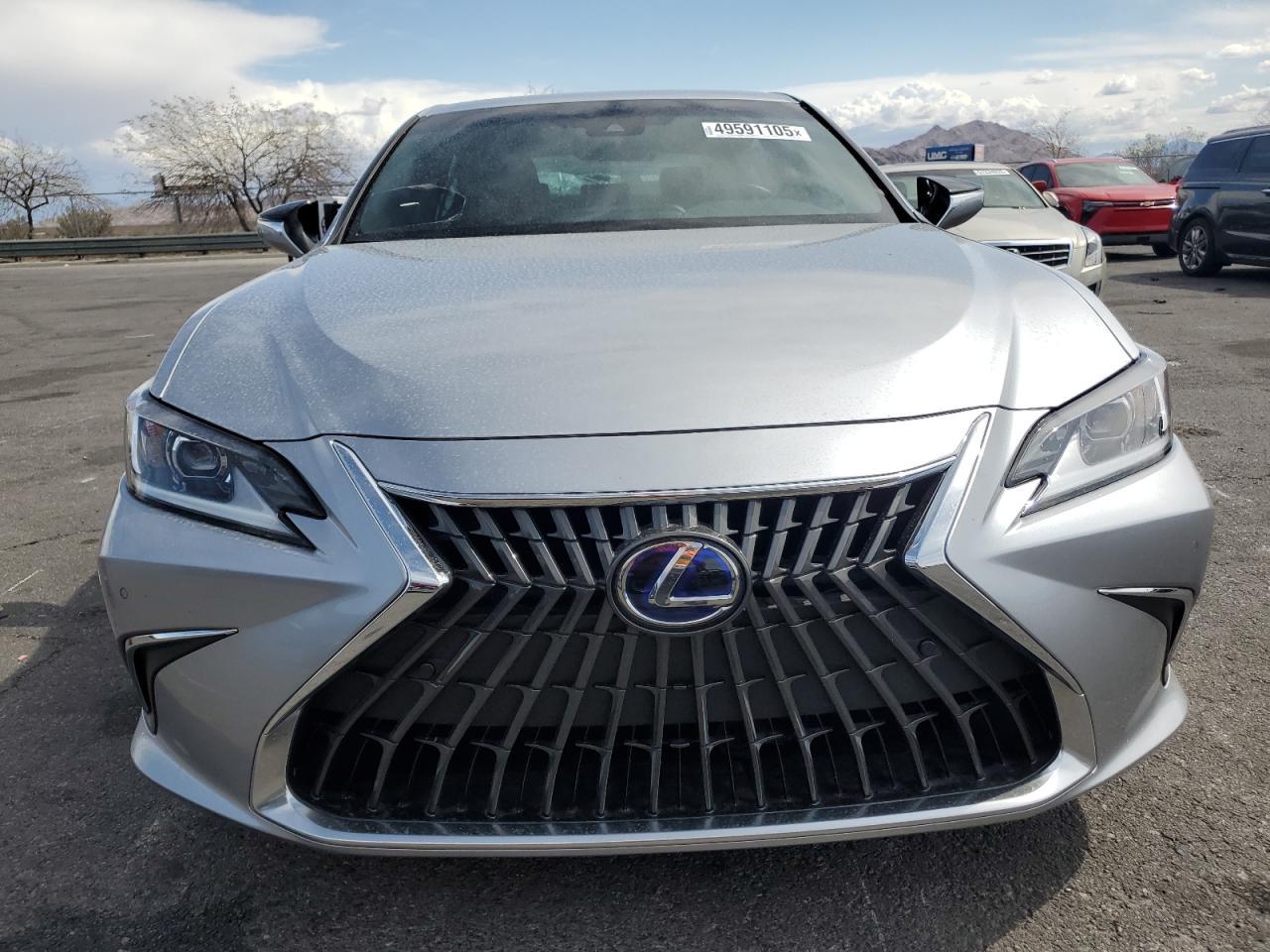 2022 LEXUS ES 300H BA - Image 5