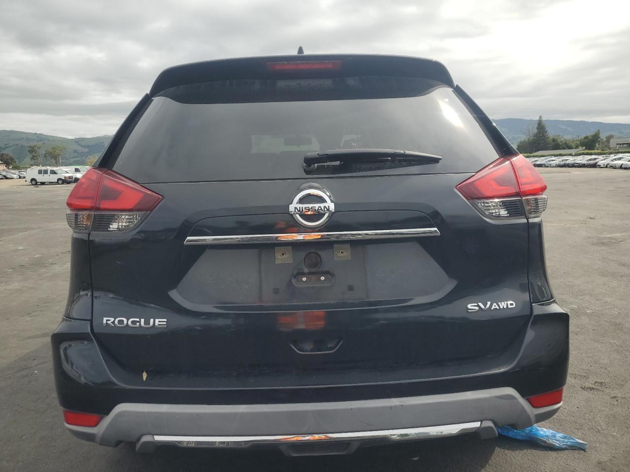 2017 NISSAN ROGUE S - Фото 6