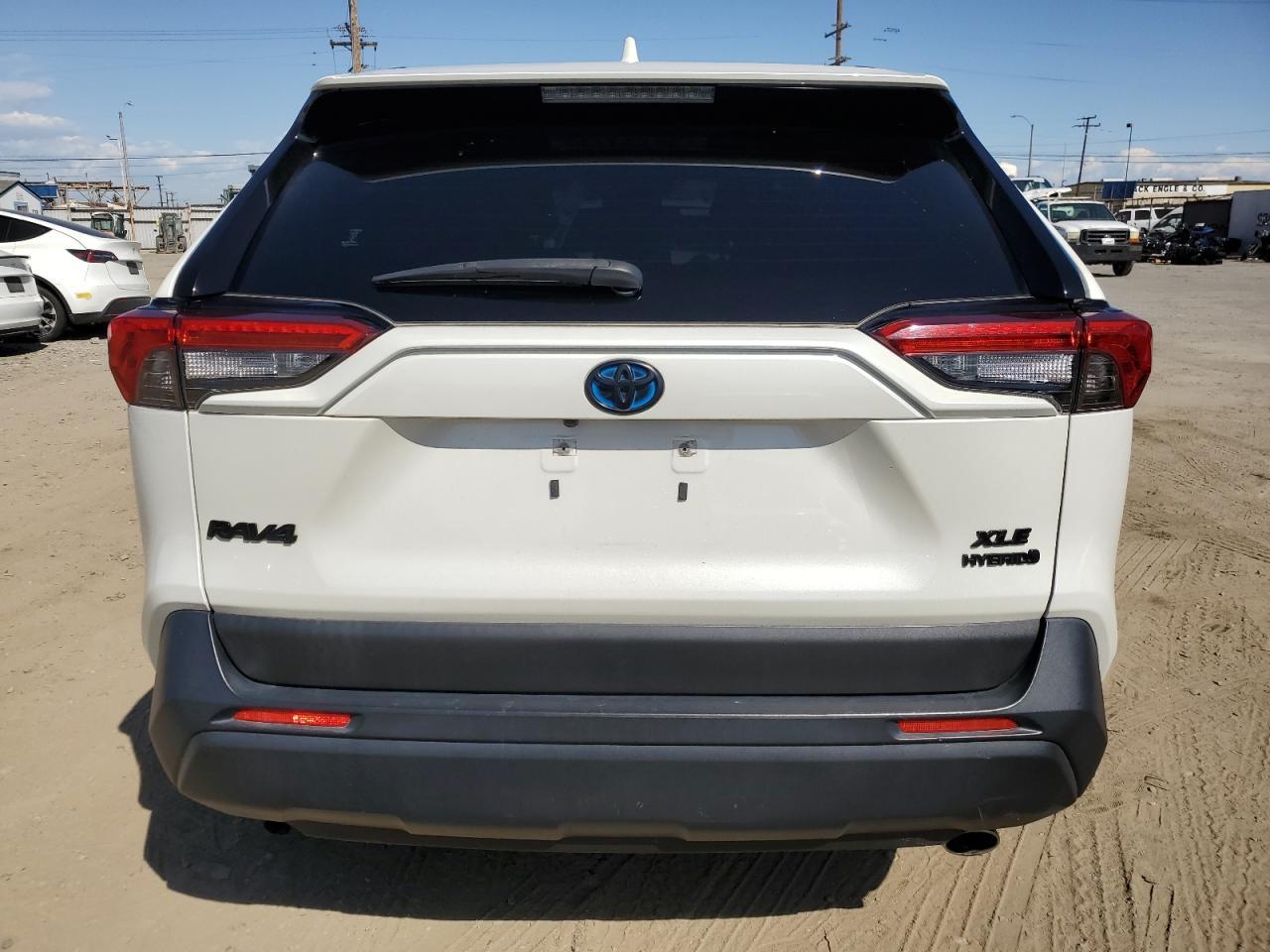 2022 TOYOTA RAV4 XLE P - Image 6