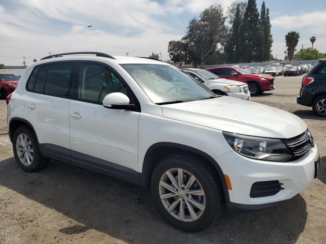 2015 VOLKSWAGEN TIGUAN S - Фото 4
