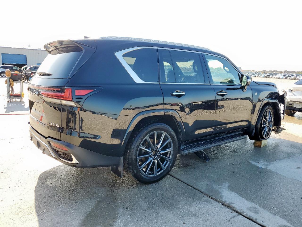 2024 LEXUS LX 600 BAS - Image 3