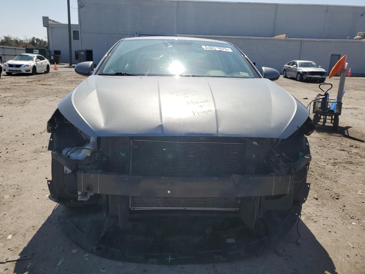 2019 HYUNDAI ELANTRA SE - Фото 5