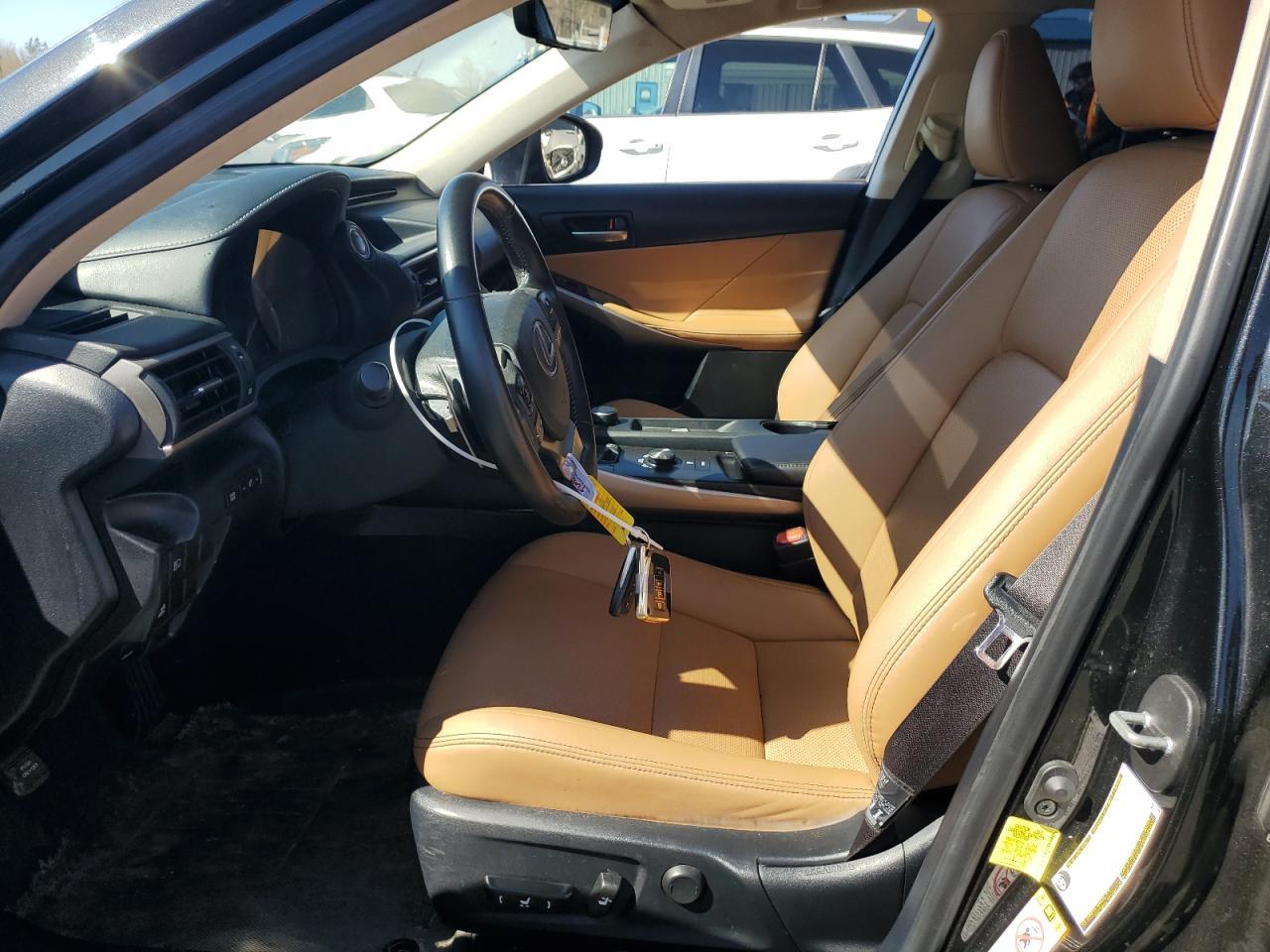 2018 LEXUS IS 300 - Фото 7