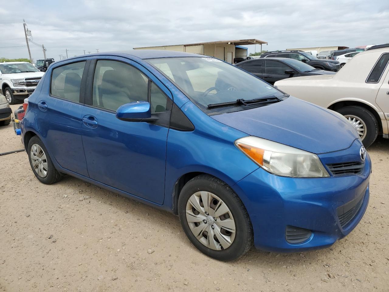 2013 TOYOTA YARIS - Фото 4