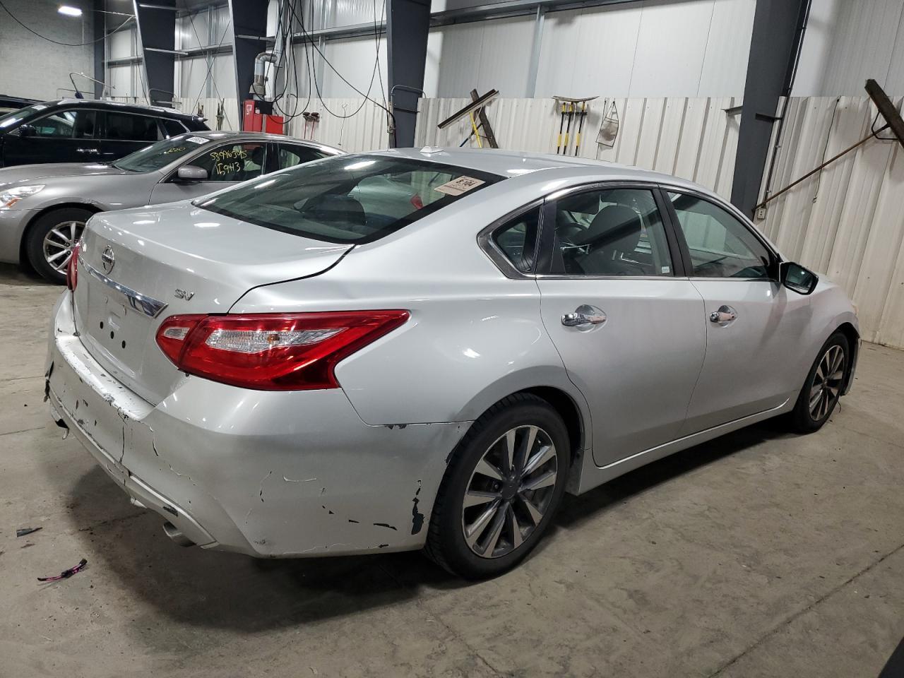 2017 NISSAN ALTIMA 2.5 - Фото 3