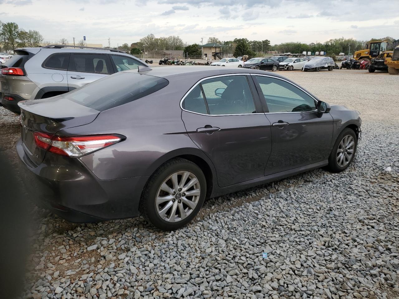 2019 TOYOTA CAMRY L - Фото 3