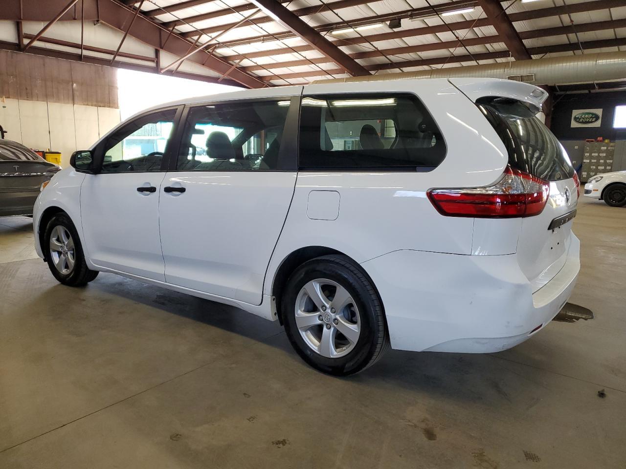 2015 TOYOTA SIENNA - Фото 2