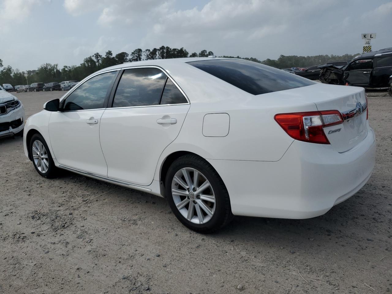 2014 TOYOTA CAMRY L - Фото 2