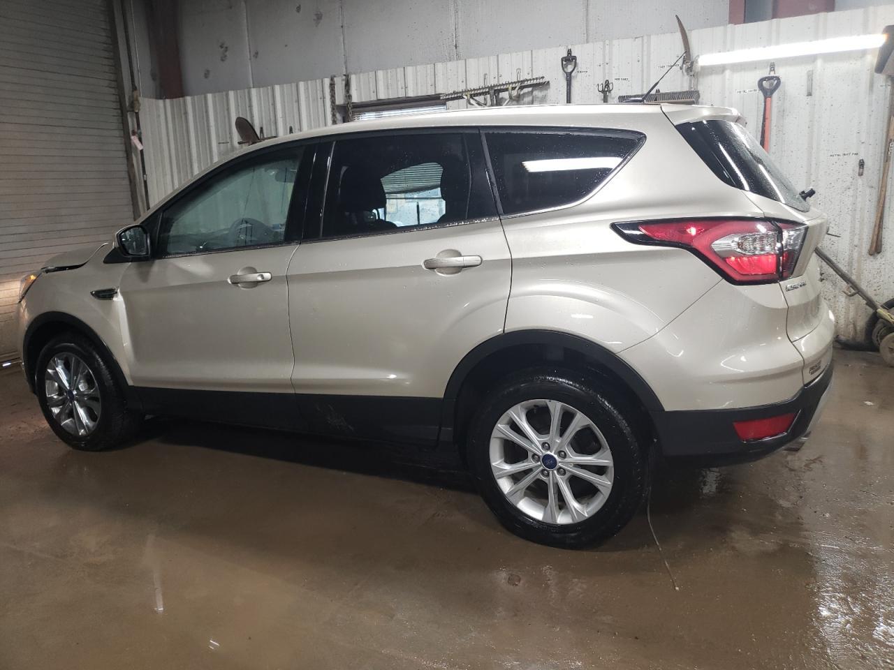 2017 FORD ESCAPE SE - Фото 2