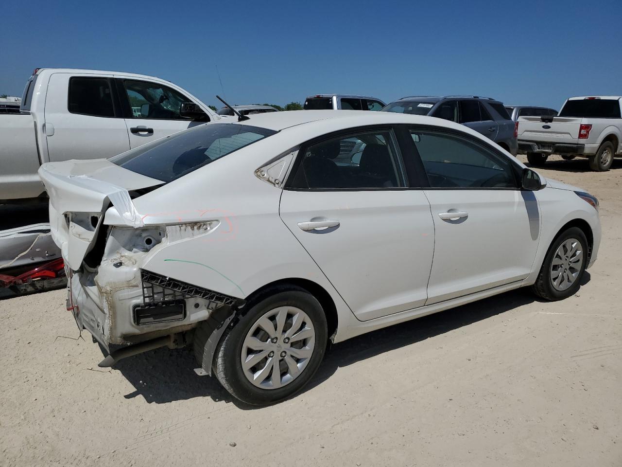 2019 HYUNDAI ACCENT SE - Фото 3