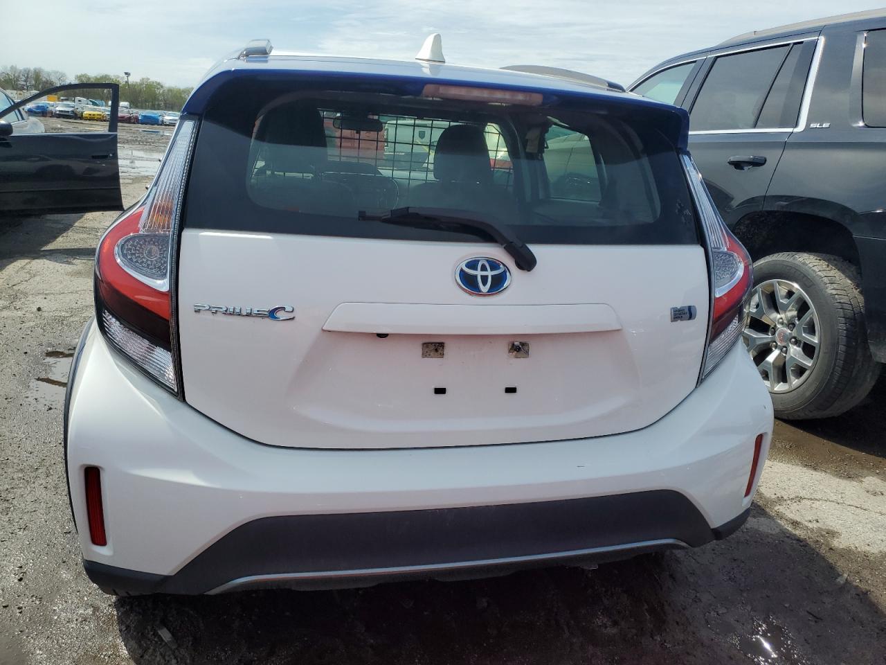 2018 TOYOTA PRIUS C - Image 6