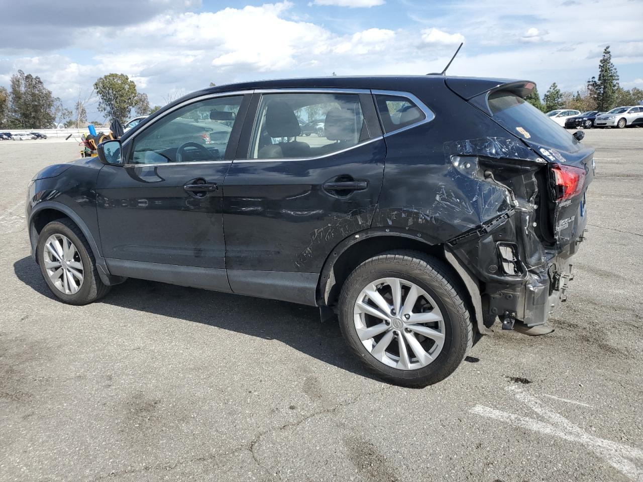 2017 NISSAN ROGUE SPOR - Image 2