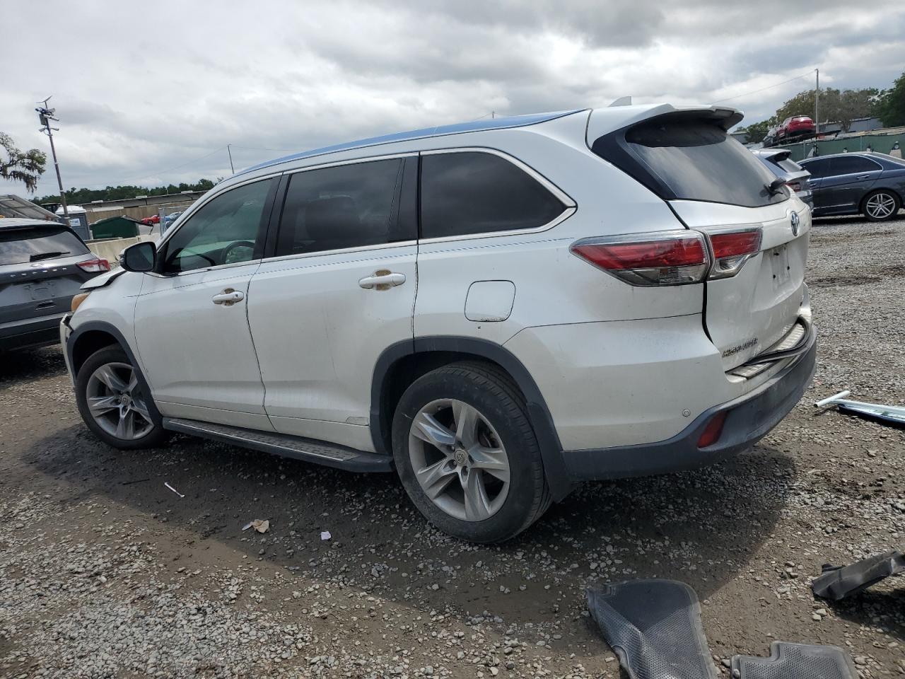 2015 TOYOTA HIGHLANDER - Фото 2