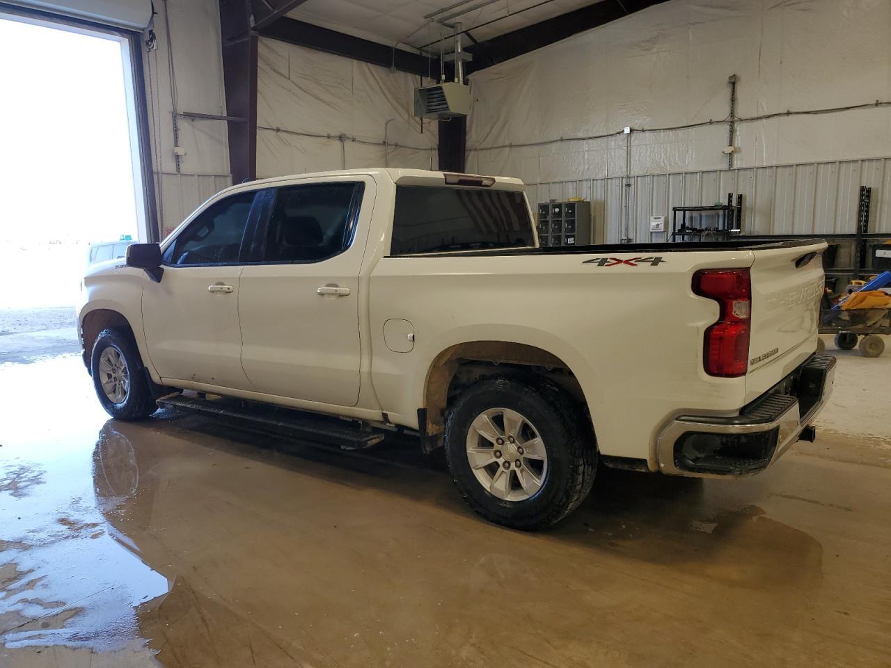2019 CHEVROLET SILVERADO - Фото 2