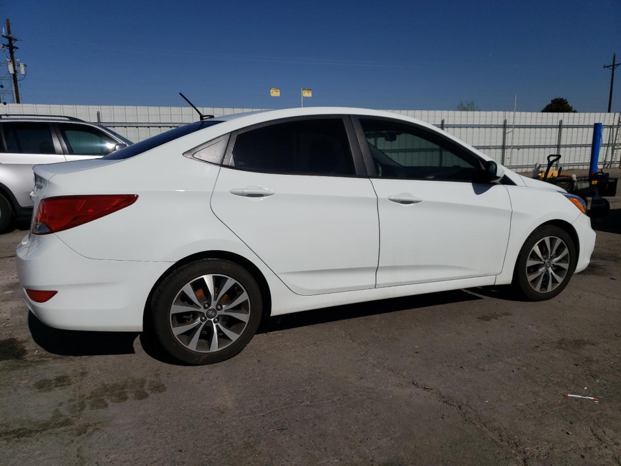 2015 HYUNDAI ACCENT GLS - Фото 3