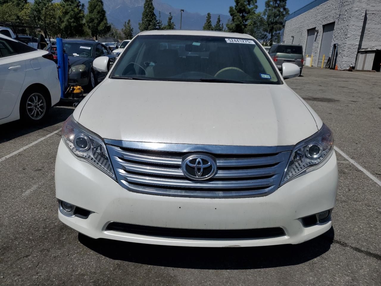 2011 TOYOTA AVALON BAS - Image 5