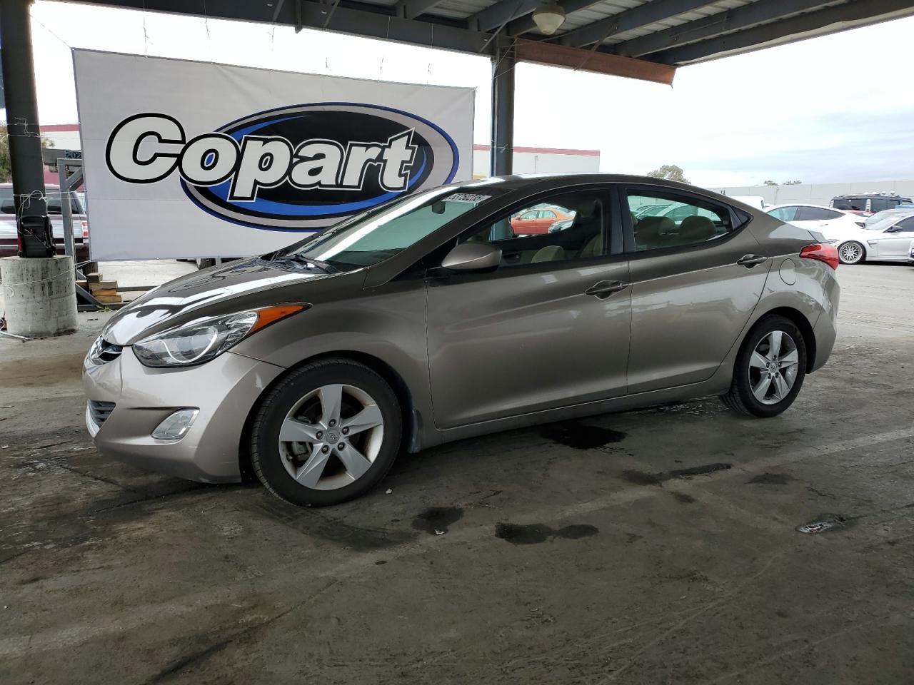 2013 HYUNDAI ELANTRA GL