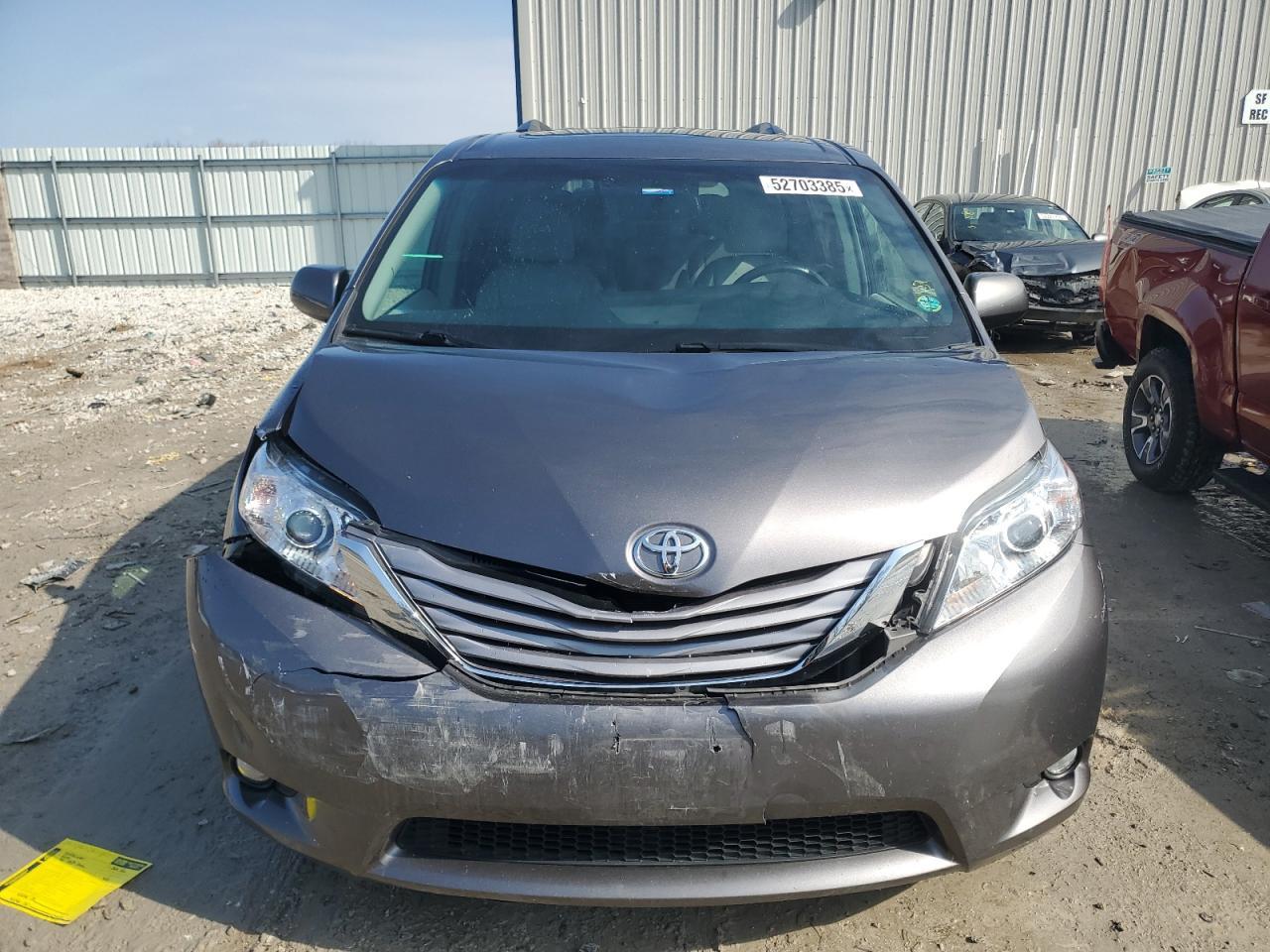 2015 TOYOTA SIENNA XLE - Фото 5