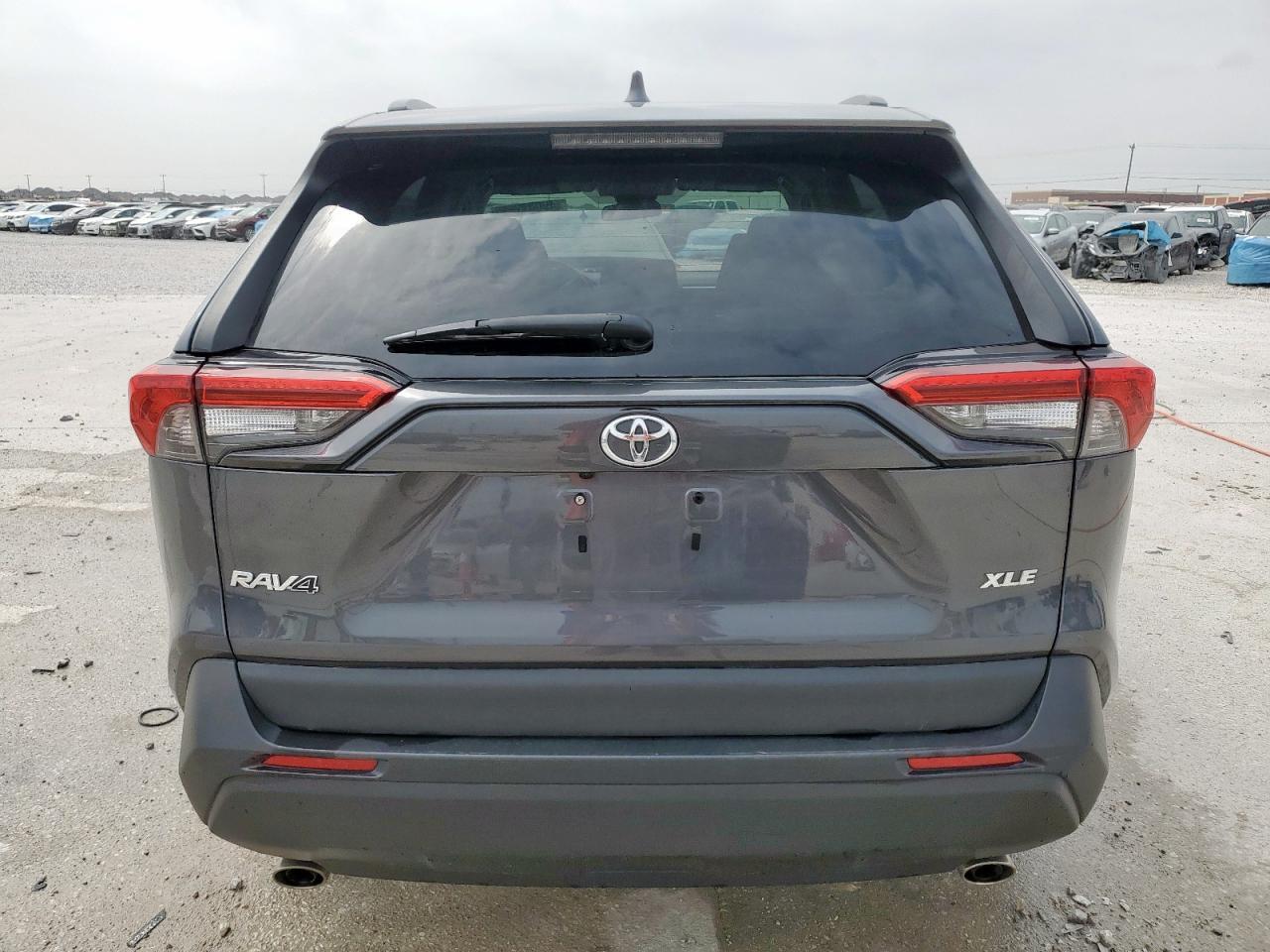 2020 TOYOTA RAV4 XLE - Image 6