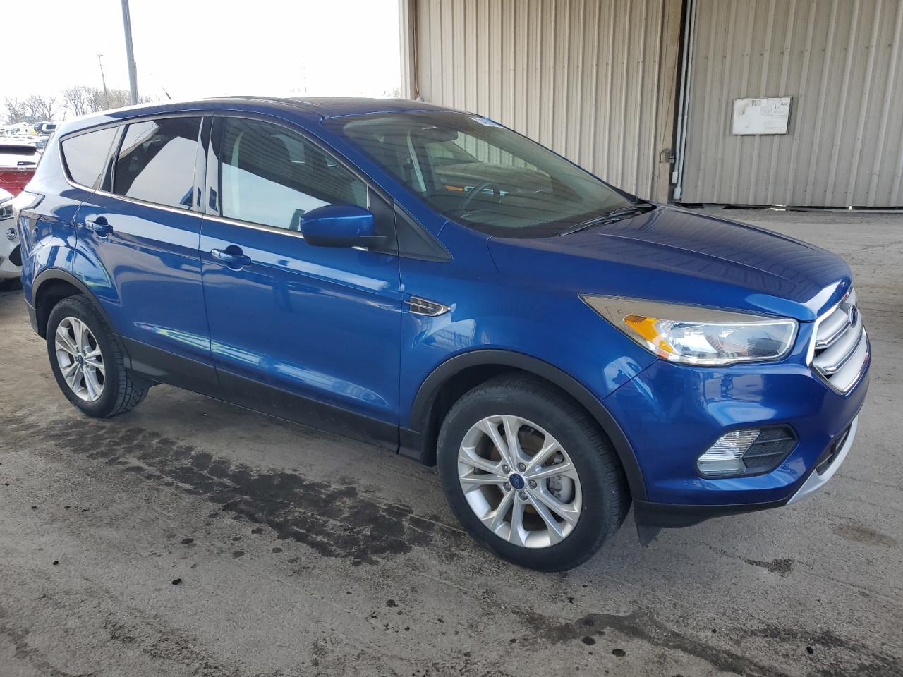 2017 FORD ESCAPE SE - Фото 4