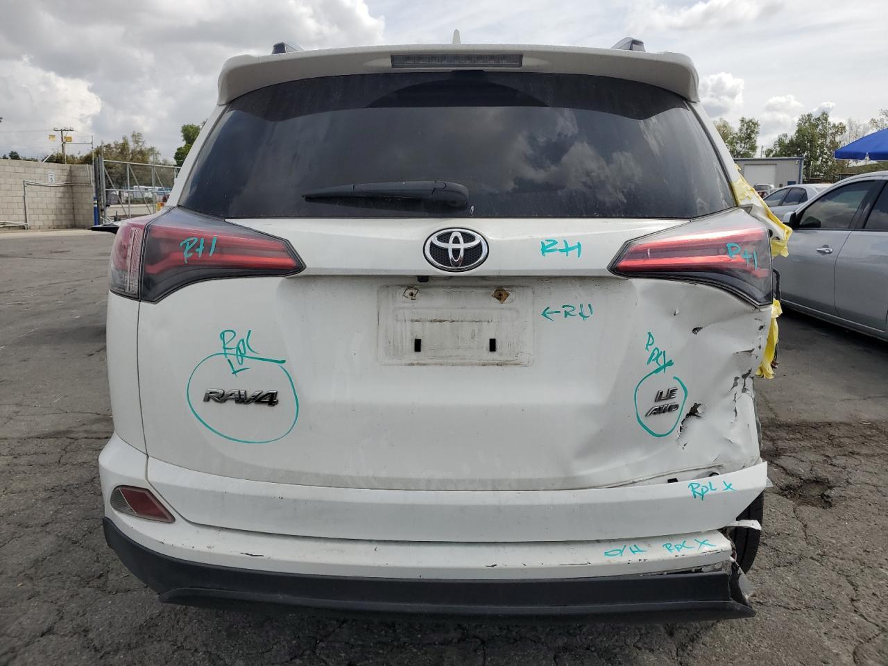2018 TOYOTA RAV4 LE - Image 6