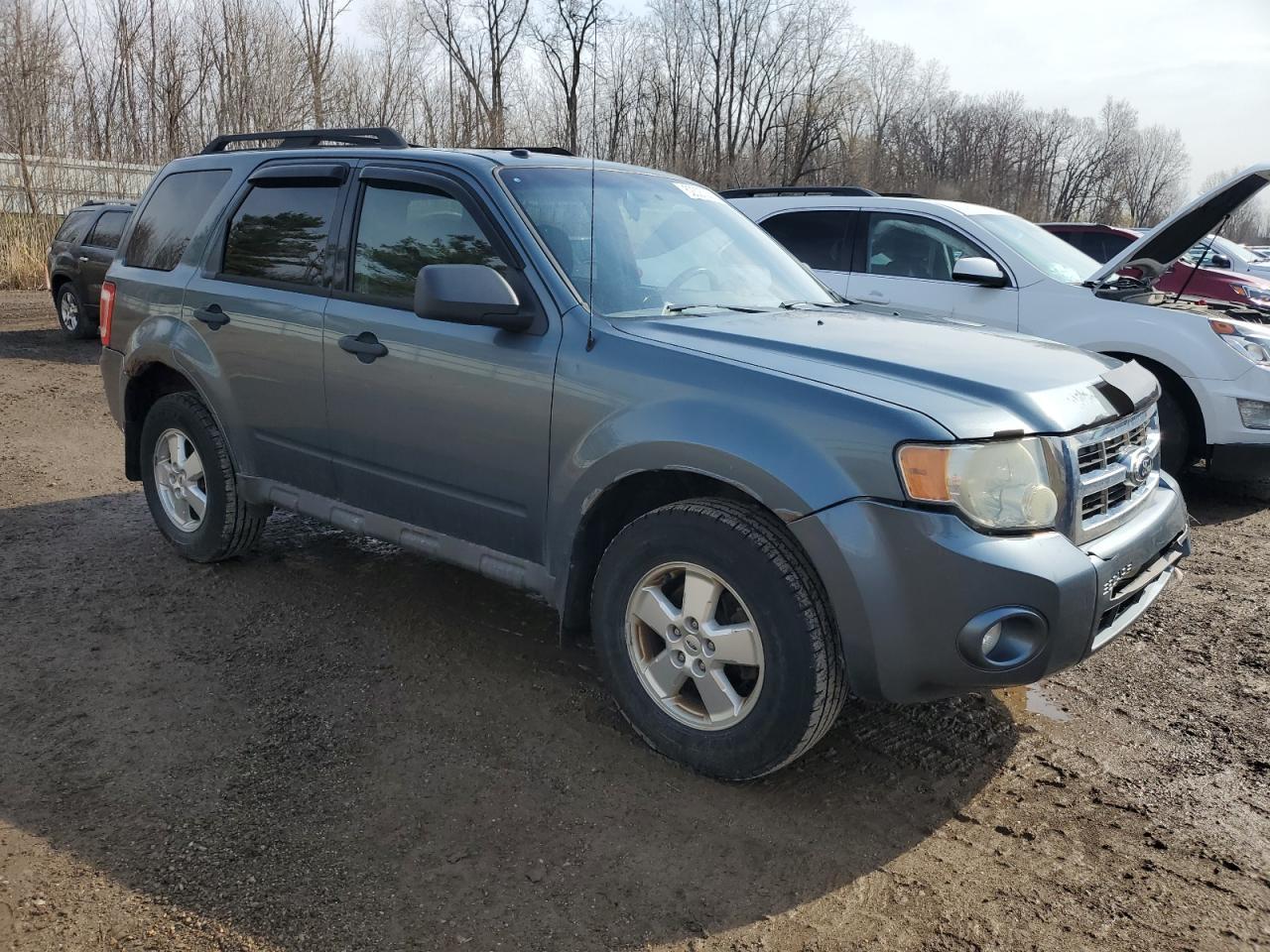 2010 FORD ESCAPE XLT - Image 4