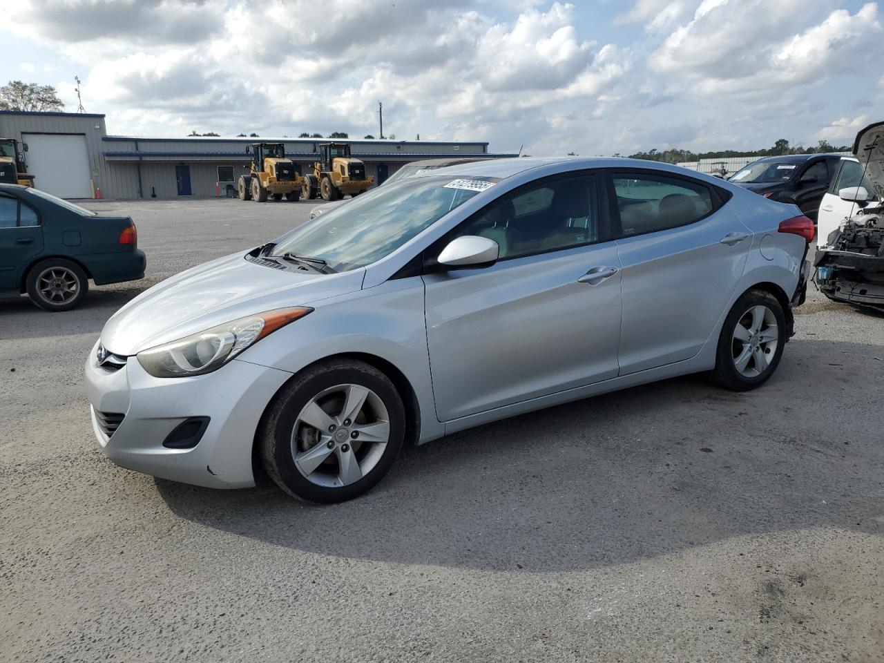 2013 HYUNDAI ELANTRA GL
