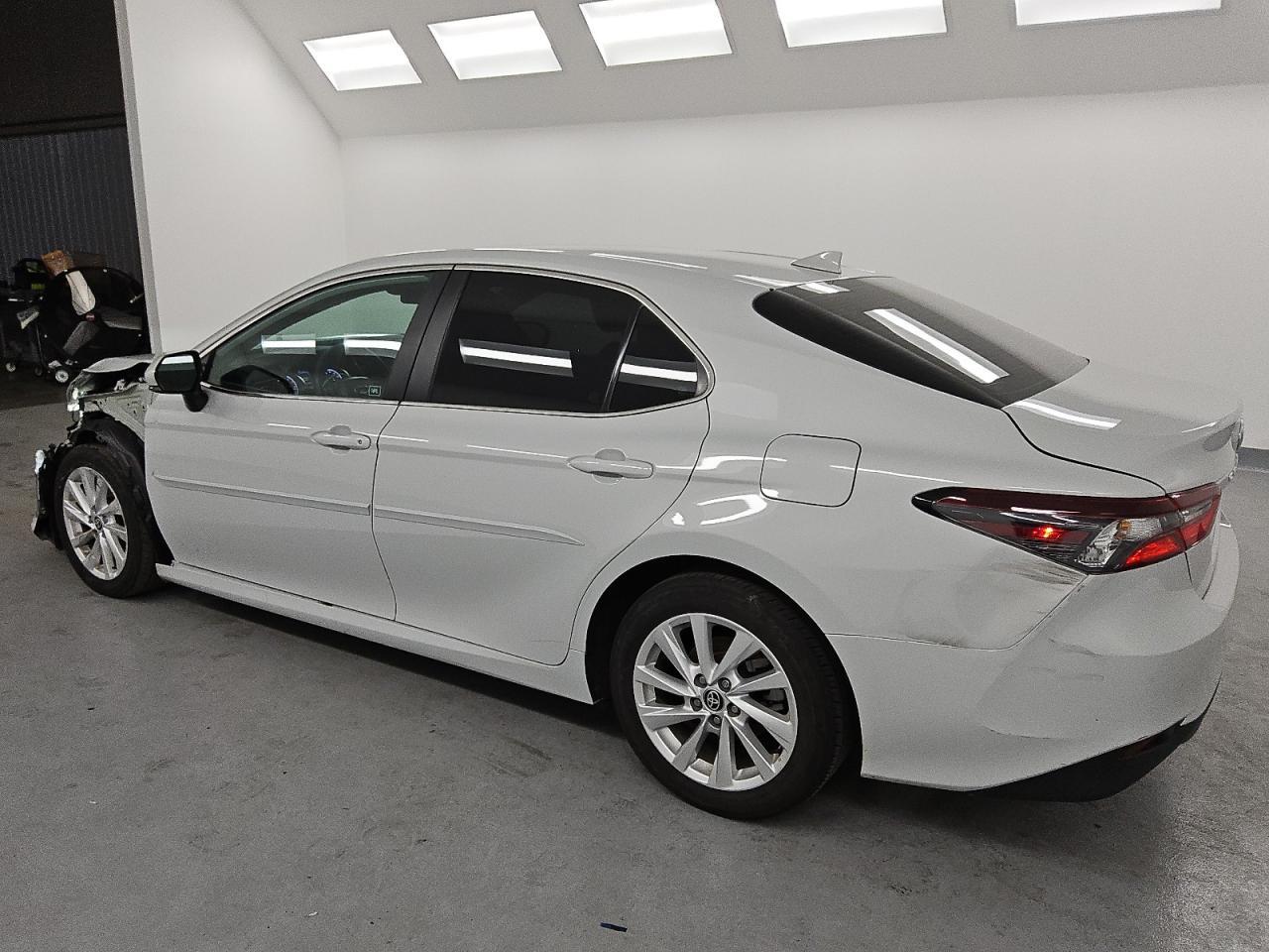 2024 TOYOTA CAMRY LE - Фото 2
