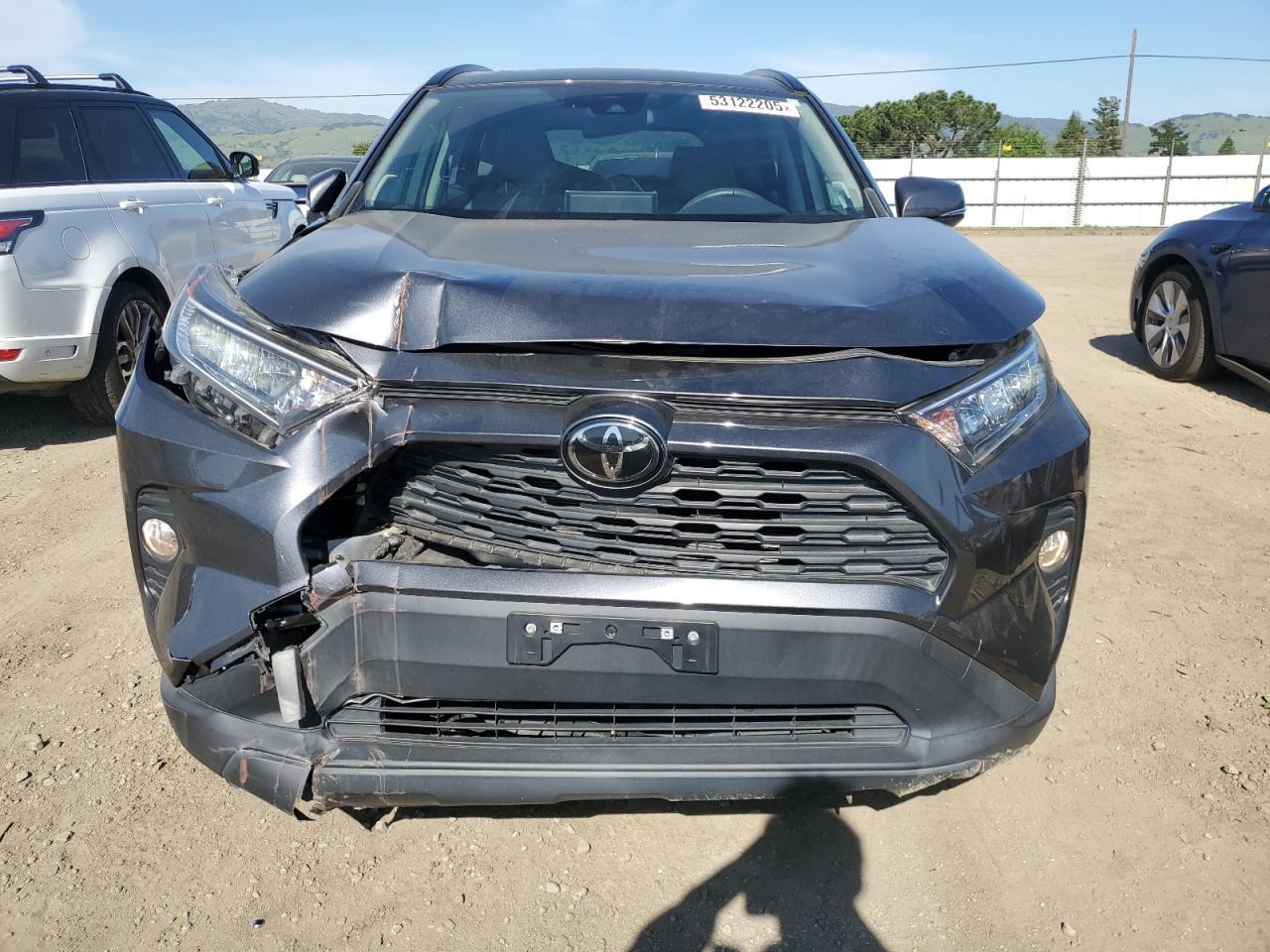 2019 TOYOTA RAV4 XLE P - Фото 5