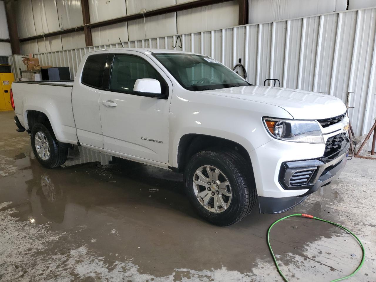 2022 CHEVROLET COLORADO L - Image 4