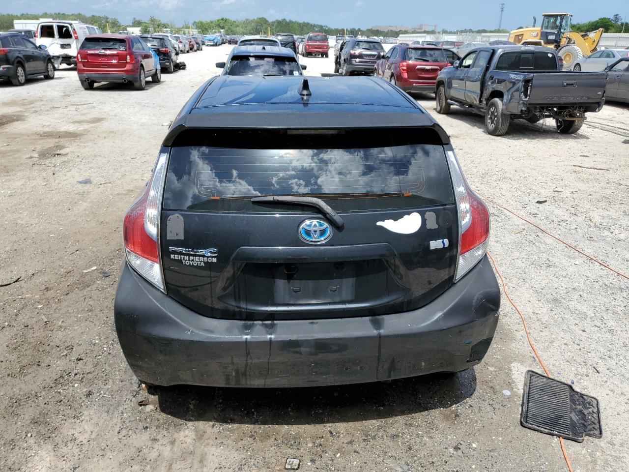2015 TOYOTA PRIUS C - Image 6