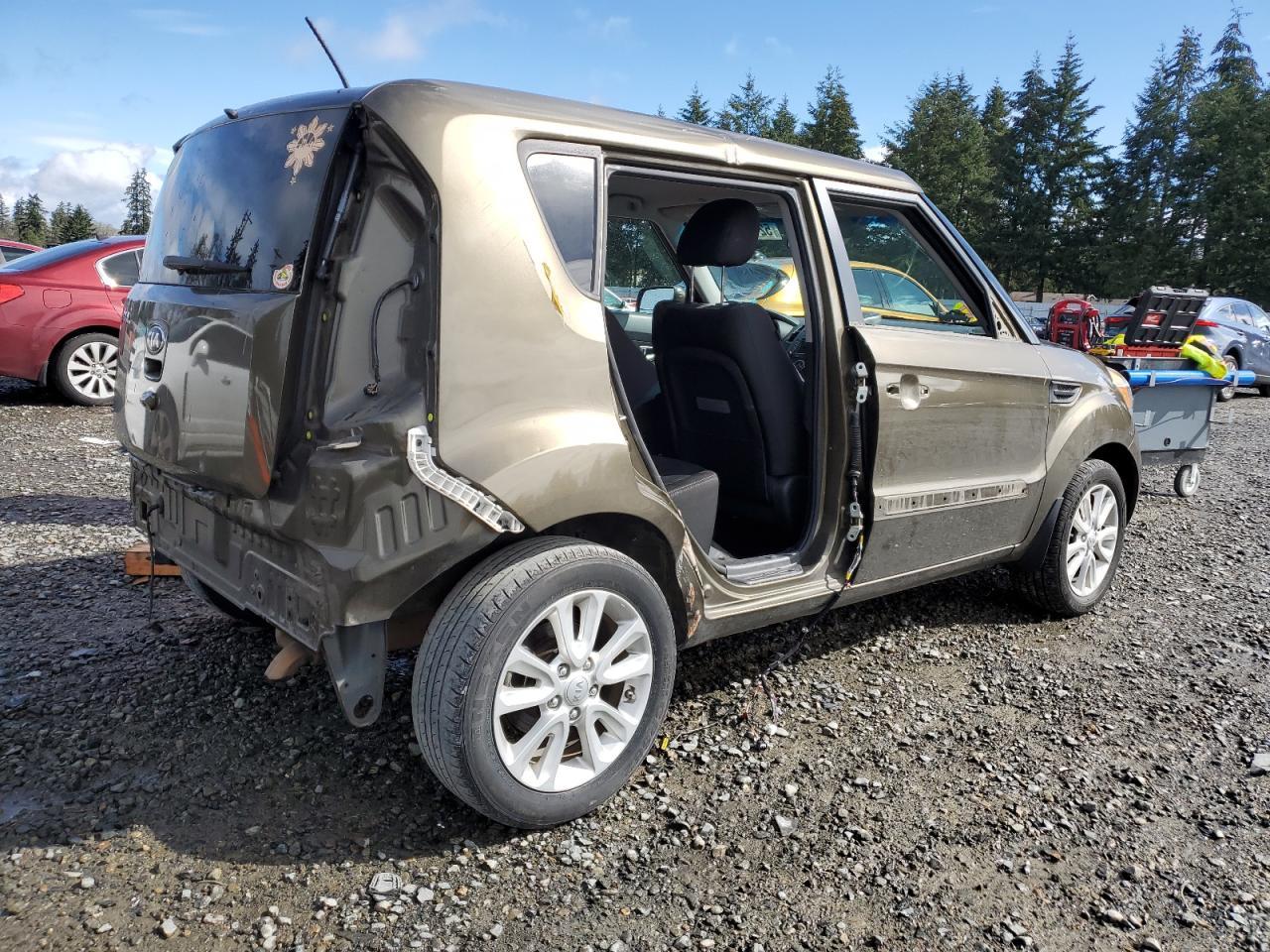 2013 KIA SOUL + - Image 3
