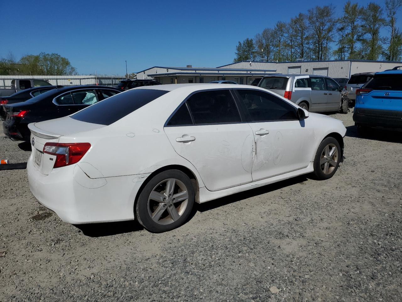 2014 TOYOTA CAMRY L - Image 3
