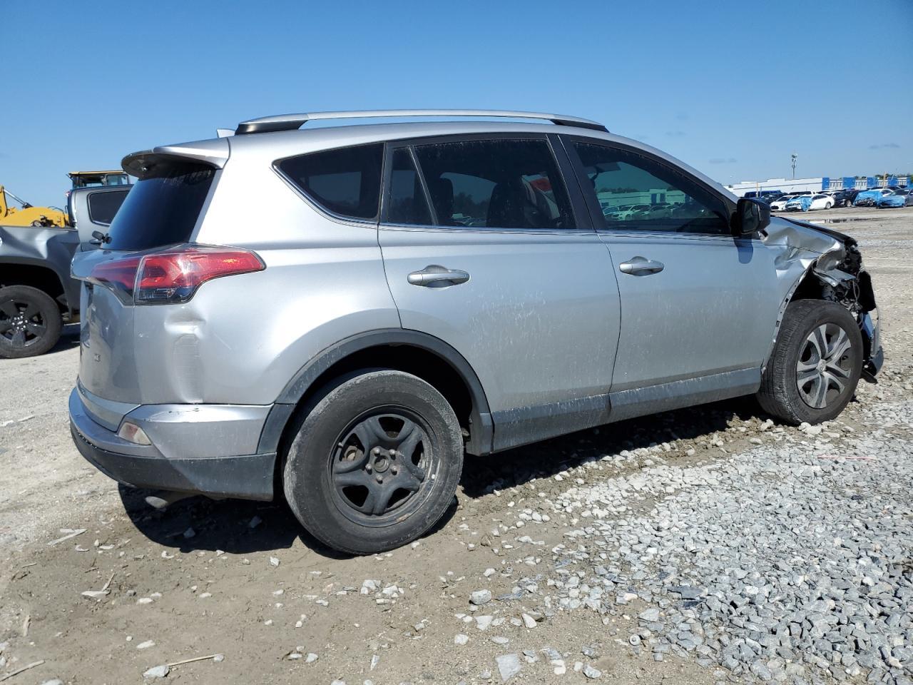 2016 TOYOTA RAV4 LE - Фото 3