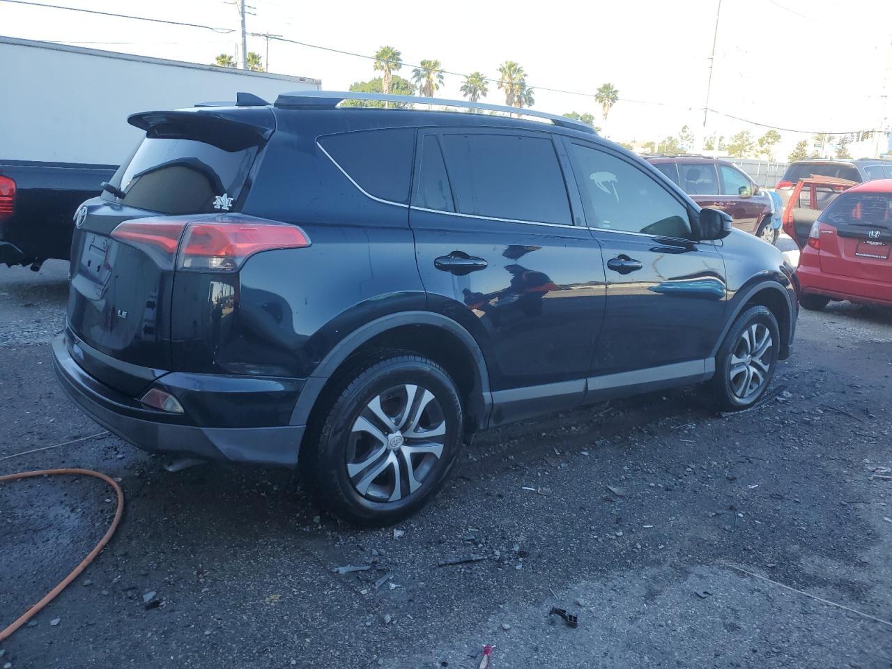 2017 TOYOTA RAV4 LE - Фото 3