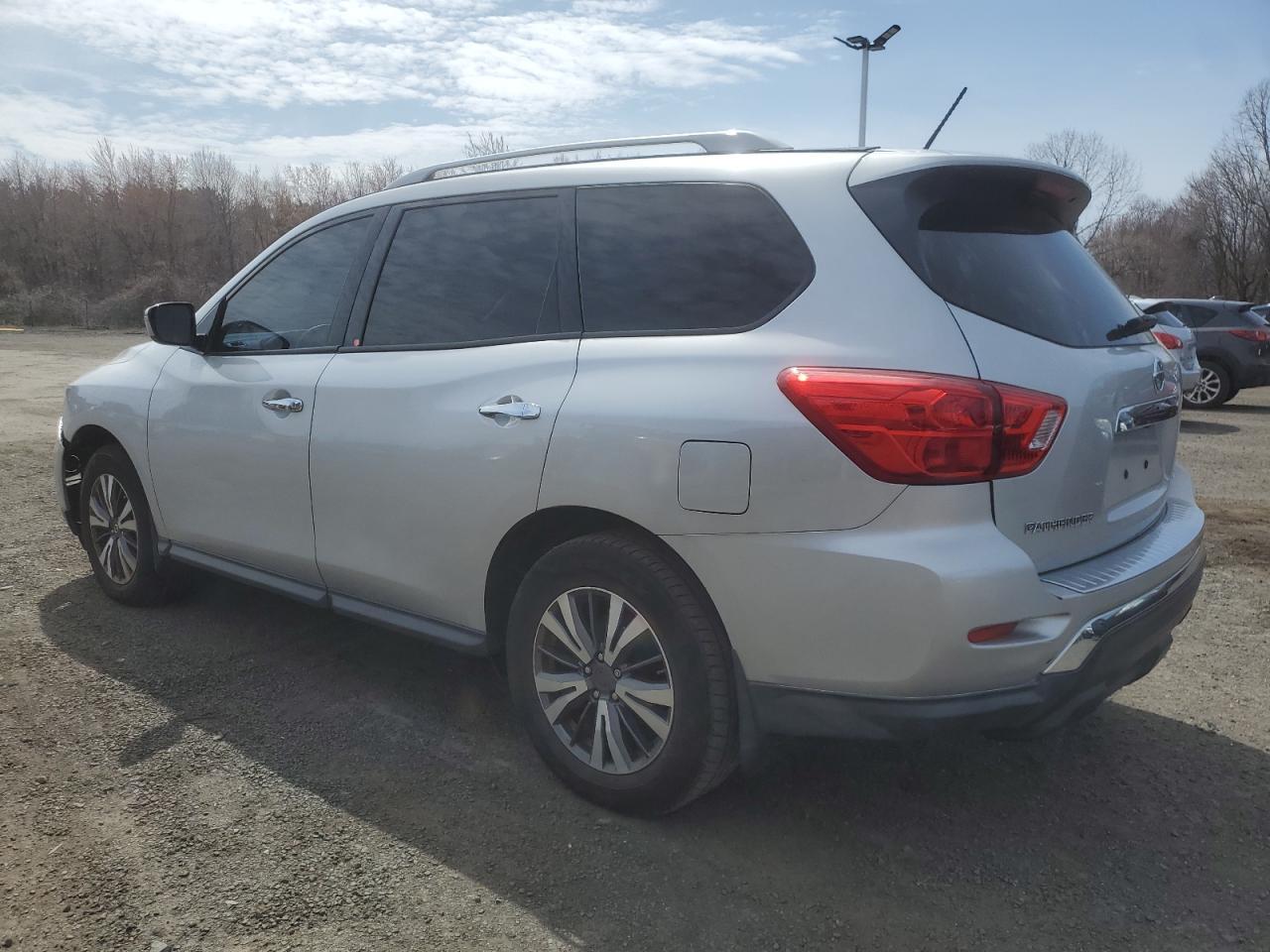 2017 NISSAN PATHFINDER - Image 2