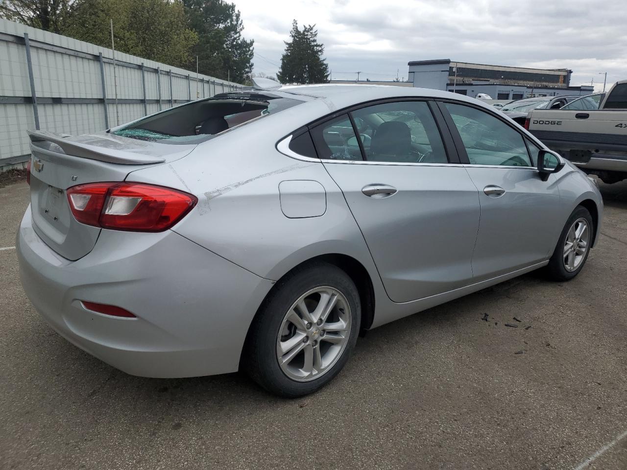 2017 CHEVROLET CRUZE LT - Image 3