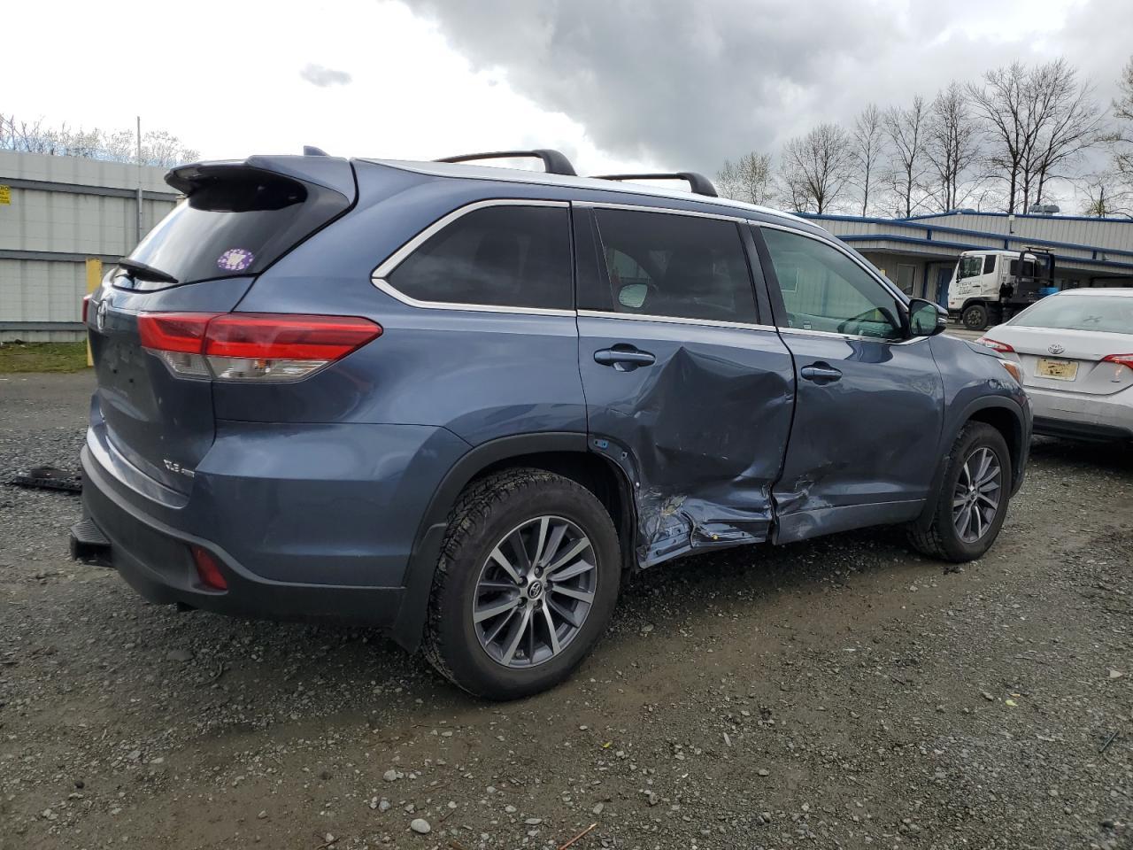 2018 TOYOTA HIGHLANDER - Фото 3