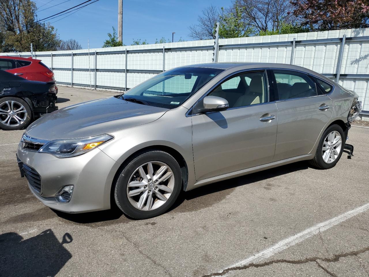 2015 TOYOTA AVALON XLE