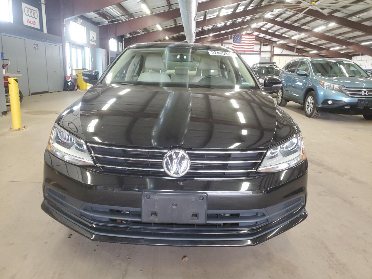 2017 VOLKSWAGEN JETTA SE - Image 5