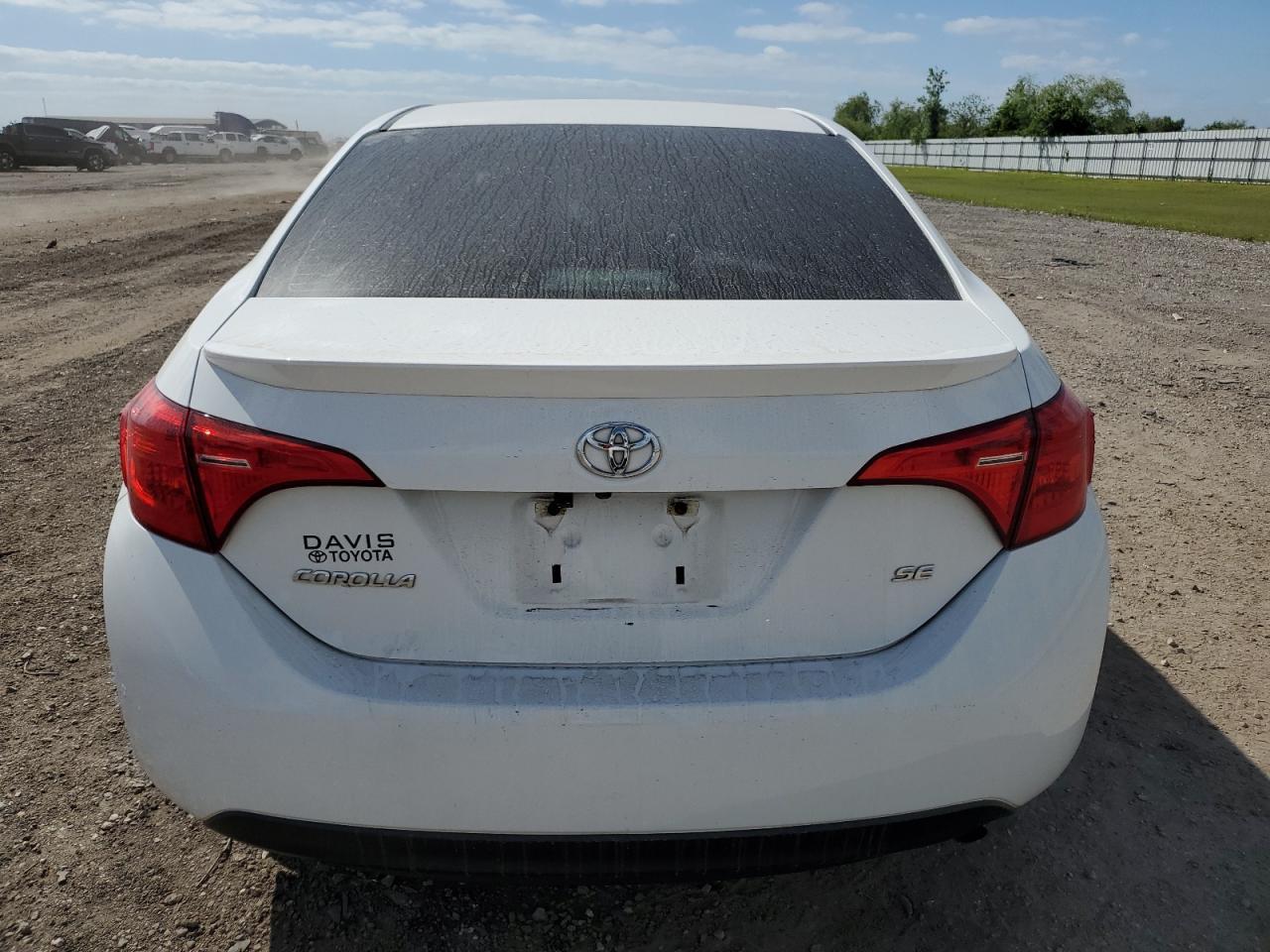 2018 TOYOTA COROLLA L - Image 6