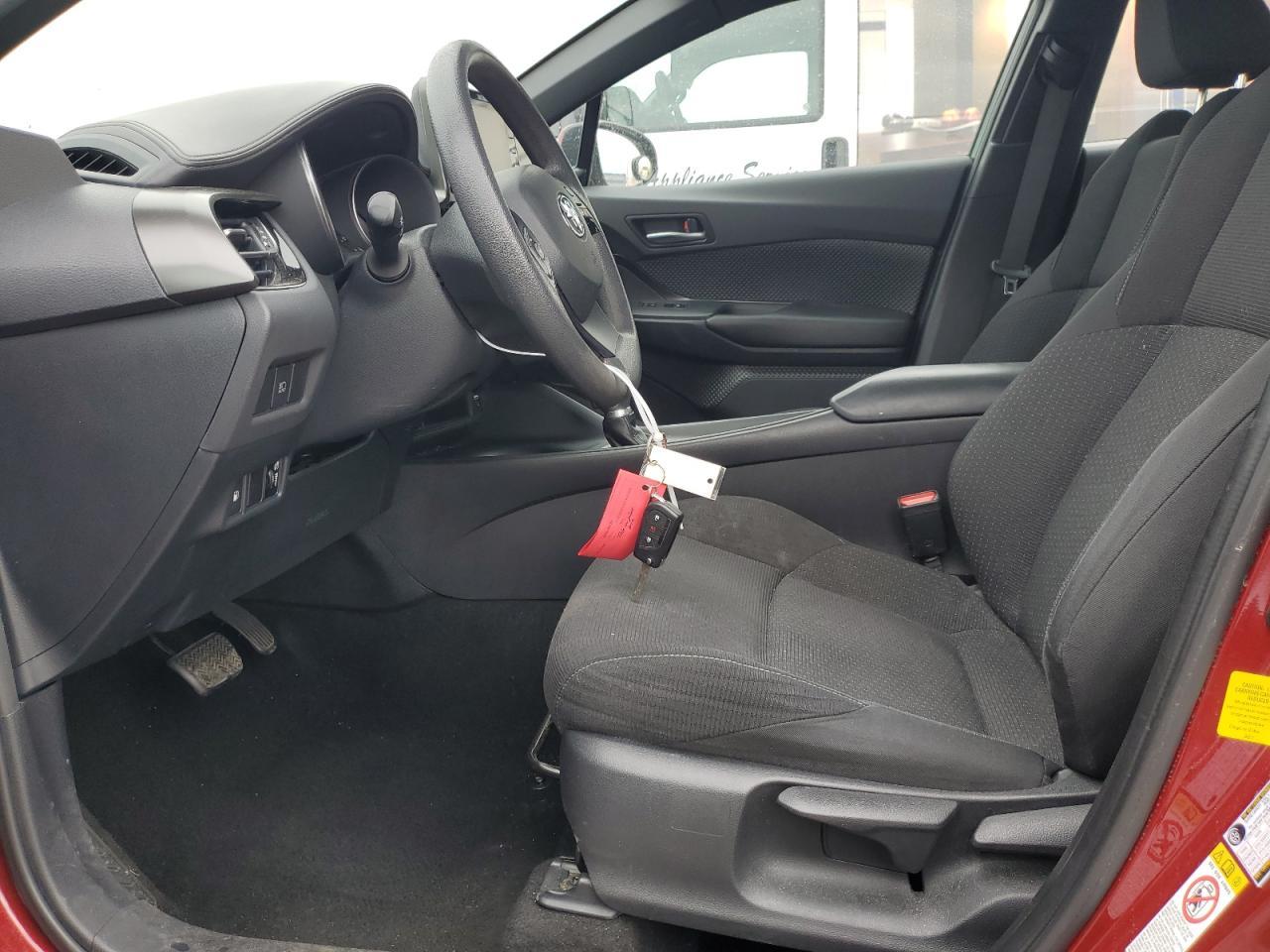 2019 TOYOTA C-HR XLE - Фото 7