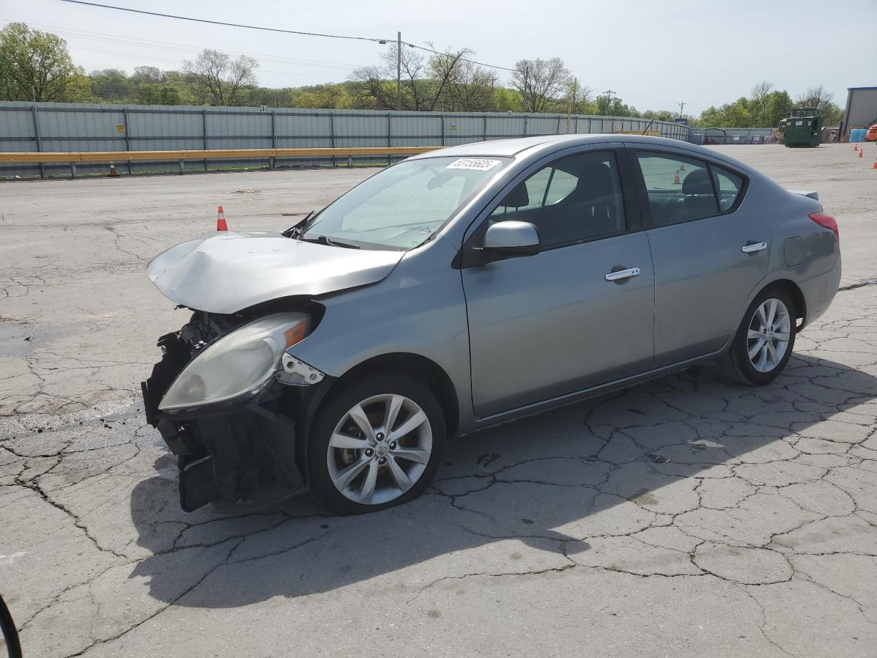 2014 NISSAN VERSA S