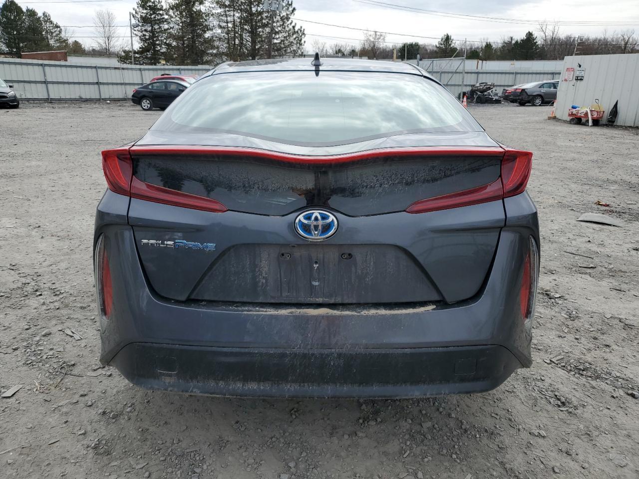 2018 TOYOTA PRIUS PRIM - Image 6
