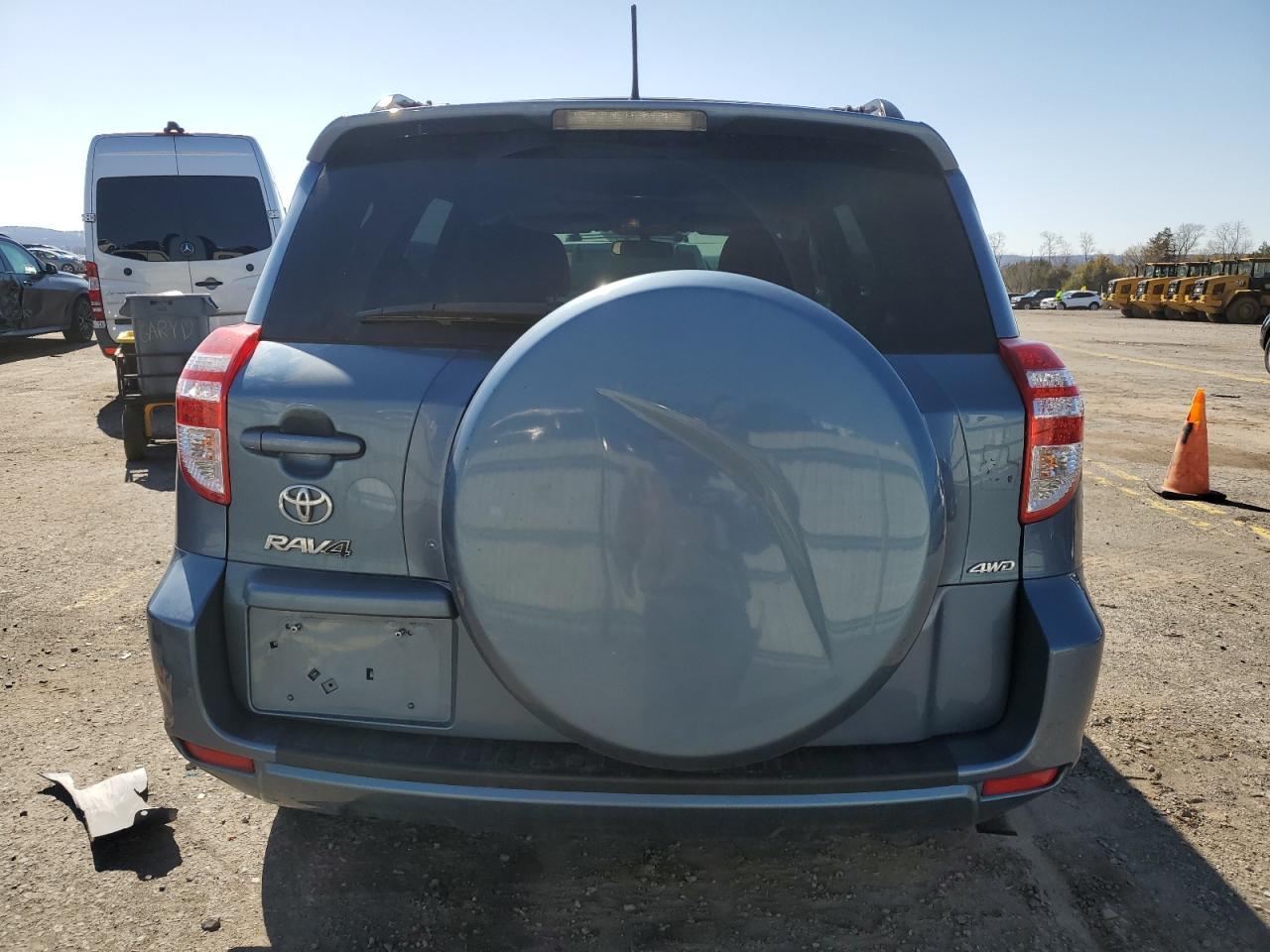 2011 TOYOTA RAV4 - Image 6