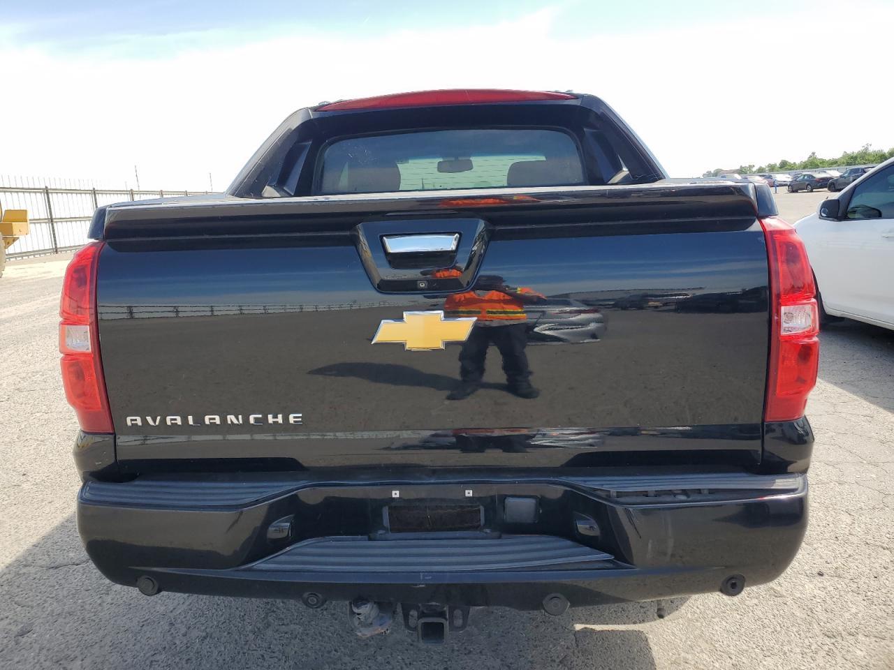 2013 CHEVROLET AVALANCHE - Image 6
