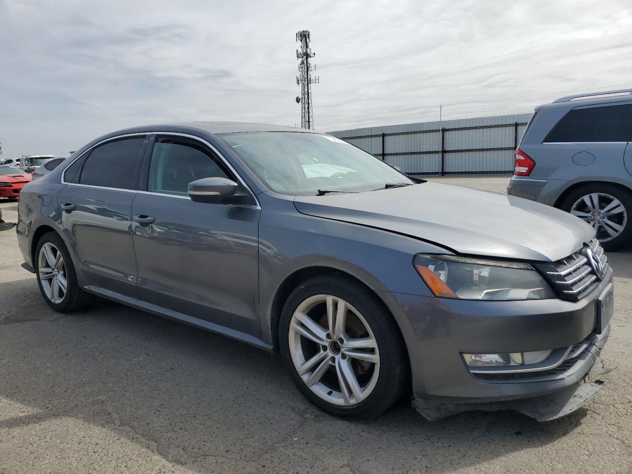 2013 VOLKSWAGEN PASSAT SE - Фото 4
