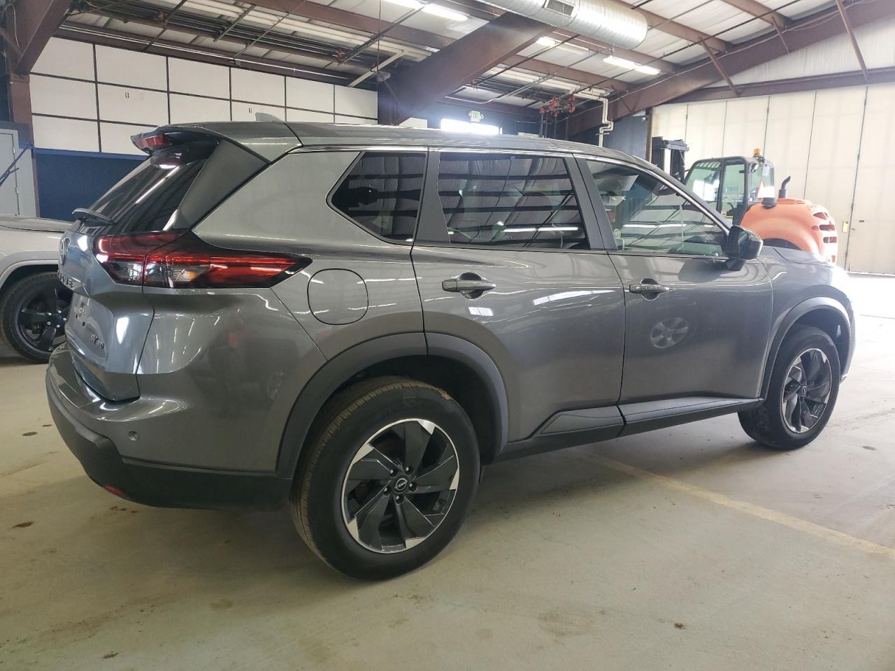 2024 NISSAN ROGUE SV - Image 3