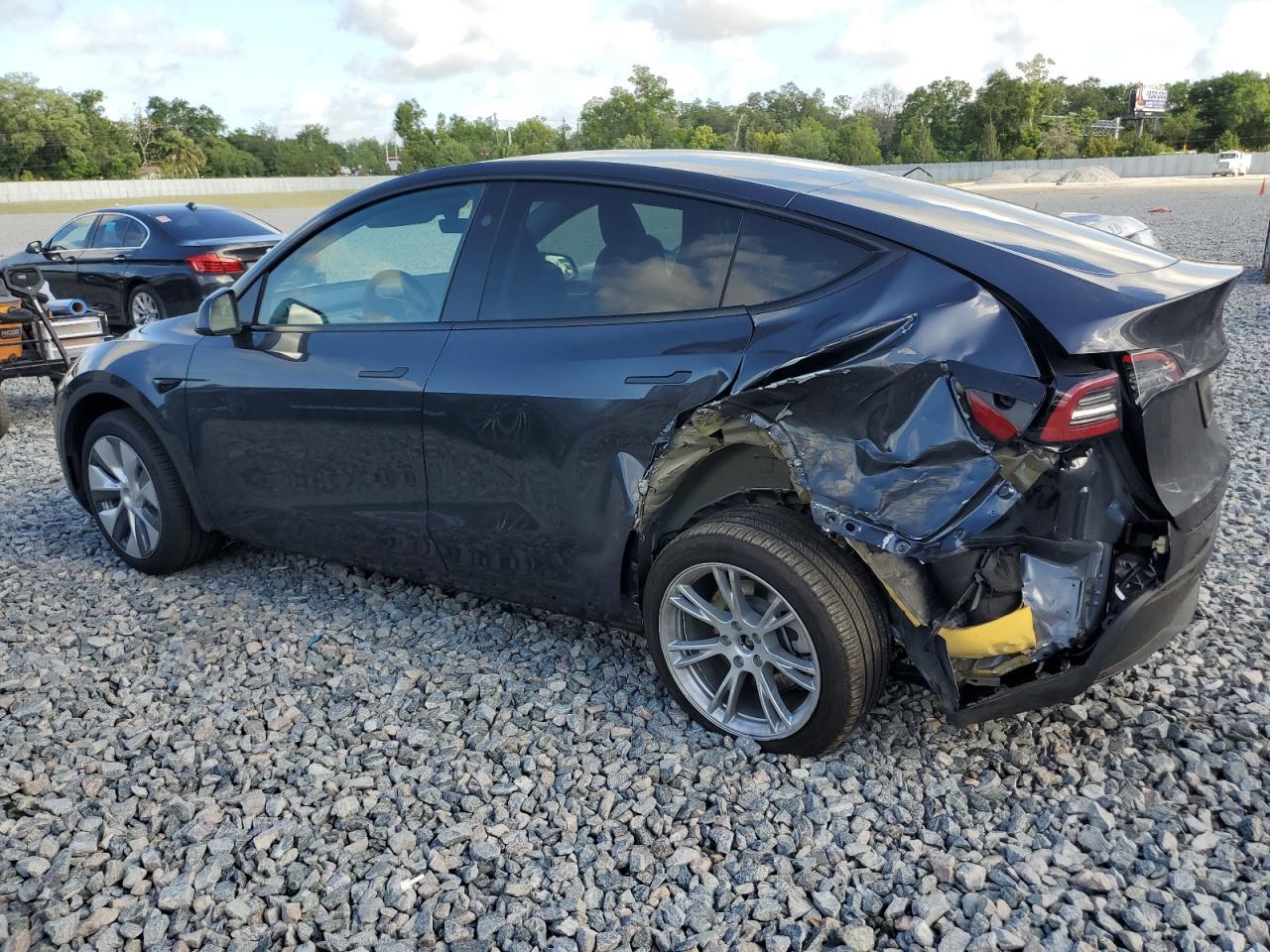2024 TESLA MODEL Y - Image 2